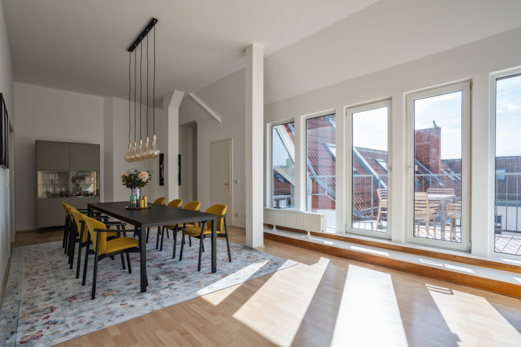 139 | Brand new, elegant furnished 3 bedroom rooftop in Kantstr.