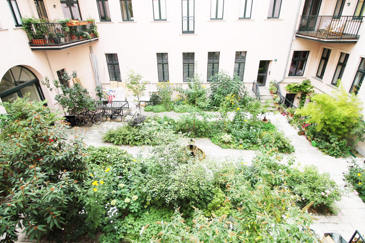 645 | Charming Apartment within tranquil courtyard in Mitte